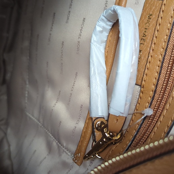 023 - NWT MICHAEL KORS shoulder bag! 💕 - Picture 9 of 13